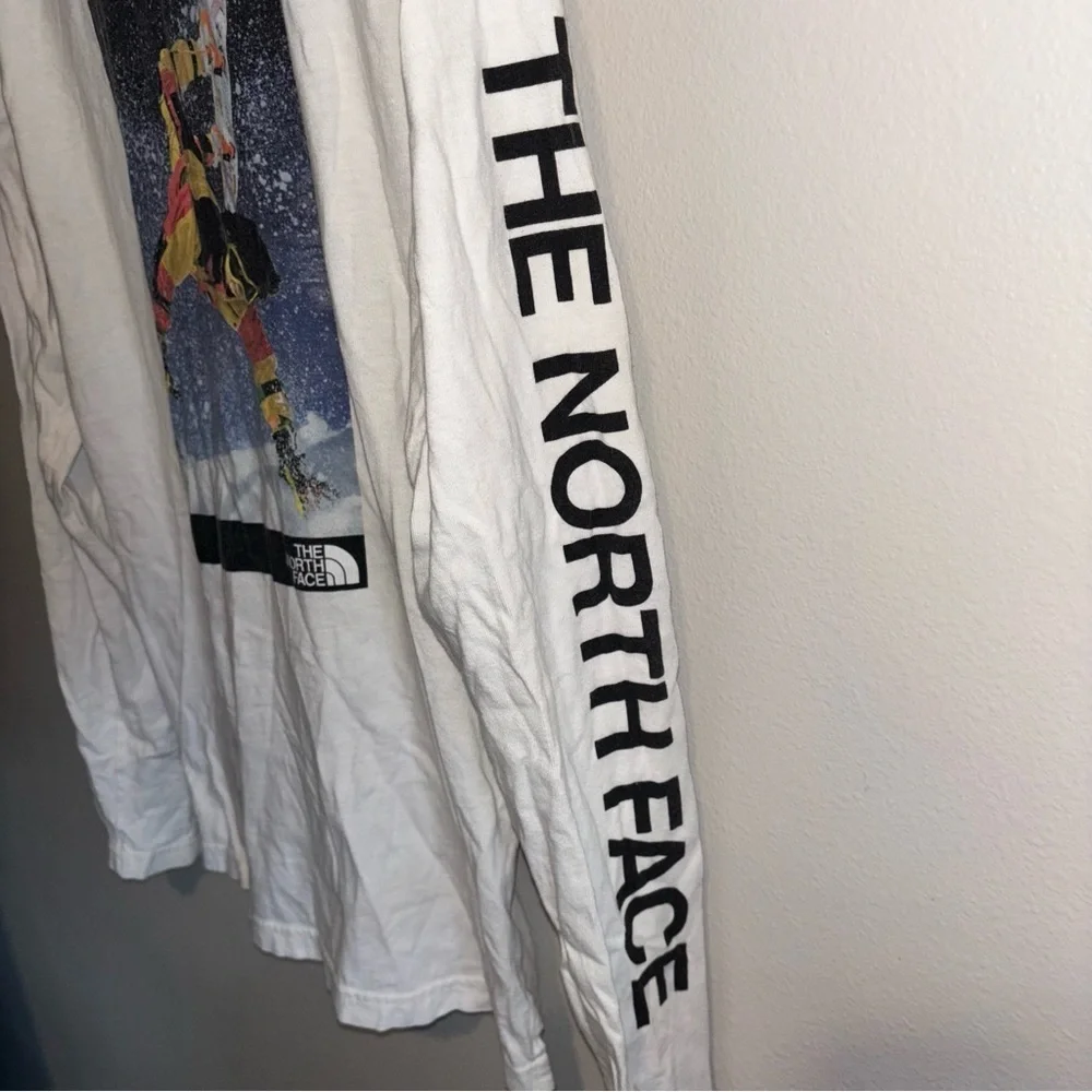 The North Face White Graphic Long Sleeve Shirt Size S